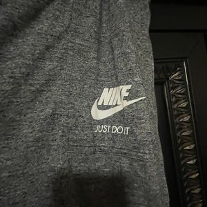 3/4 length Nike jogger pants gray size large